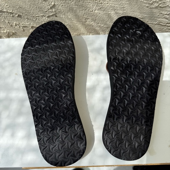 Teva Women's Olowahu Sandal, Retro Geometric Neutral, 8 - Picture 7 of 7